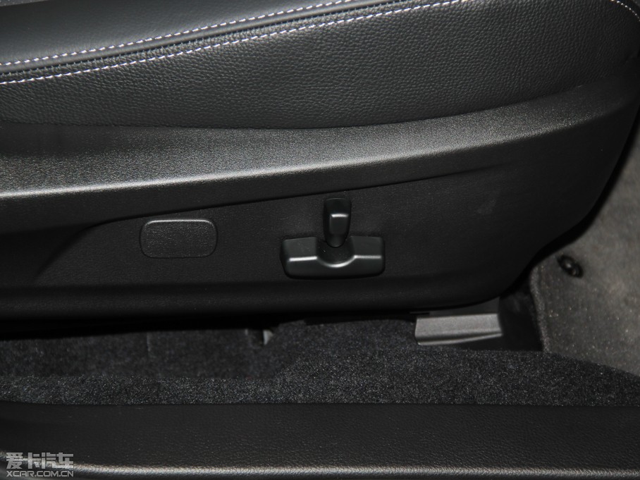 2014����� 2.5i �����\�Ӱ�