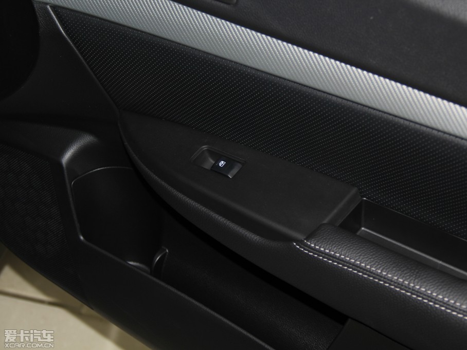 2014����� 2.5i �����\�Ӱ�