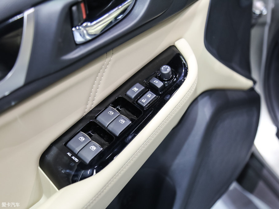 2017 2.5i \ӌ EyeSight