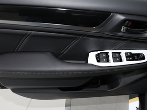 20182.5i \ӌ EyeSight g