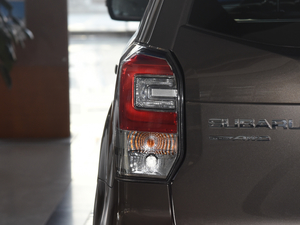 20182.5i AEyeSight ^