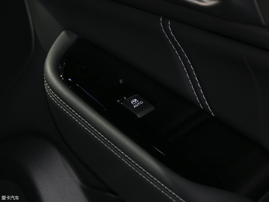 2018{ 2.5i ȫsҫ EyeSight