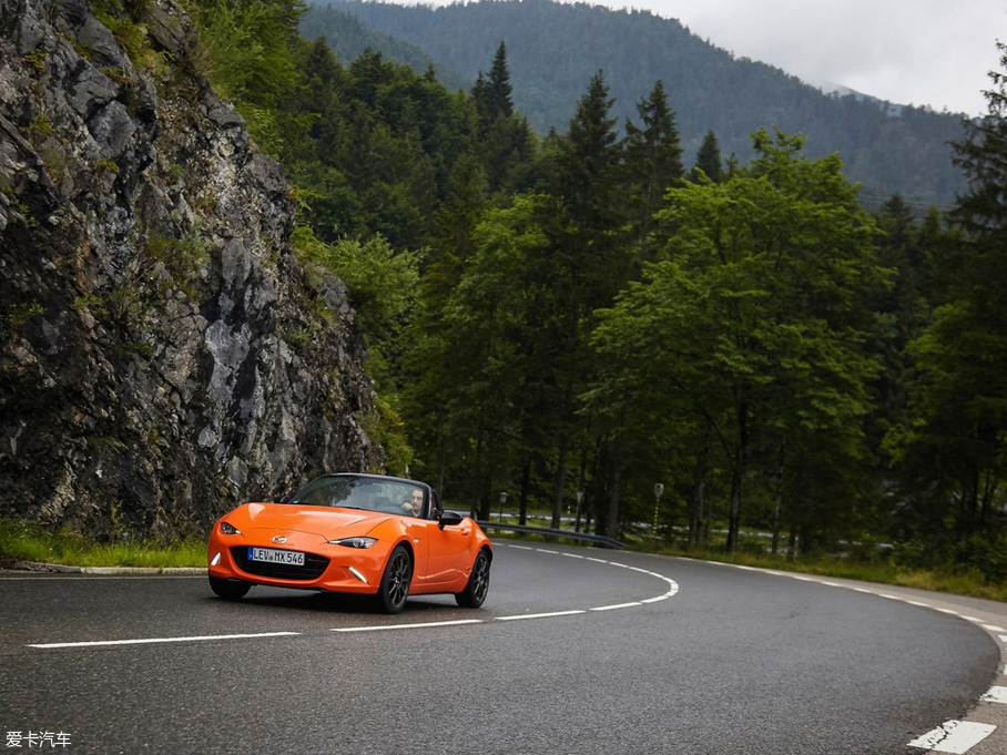 2019R_MX-5 30th Anniversary Edition