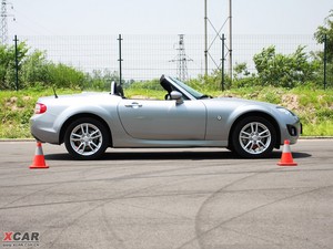 2009R_MX-5 w^
