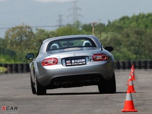 2009R_MX-5 w^