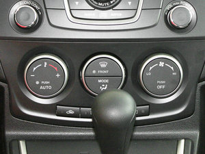 2011款2.0L 自动舒适版 空调调节