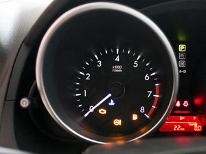 2011款2.0L 自动舒适版 中控区