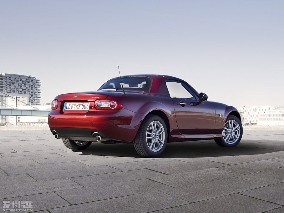 2013R_MX-5 Roadster Coupe