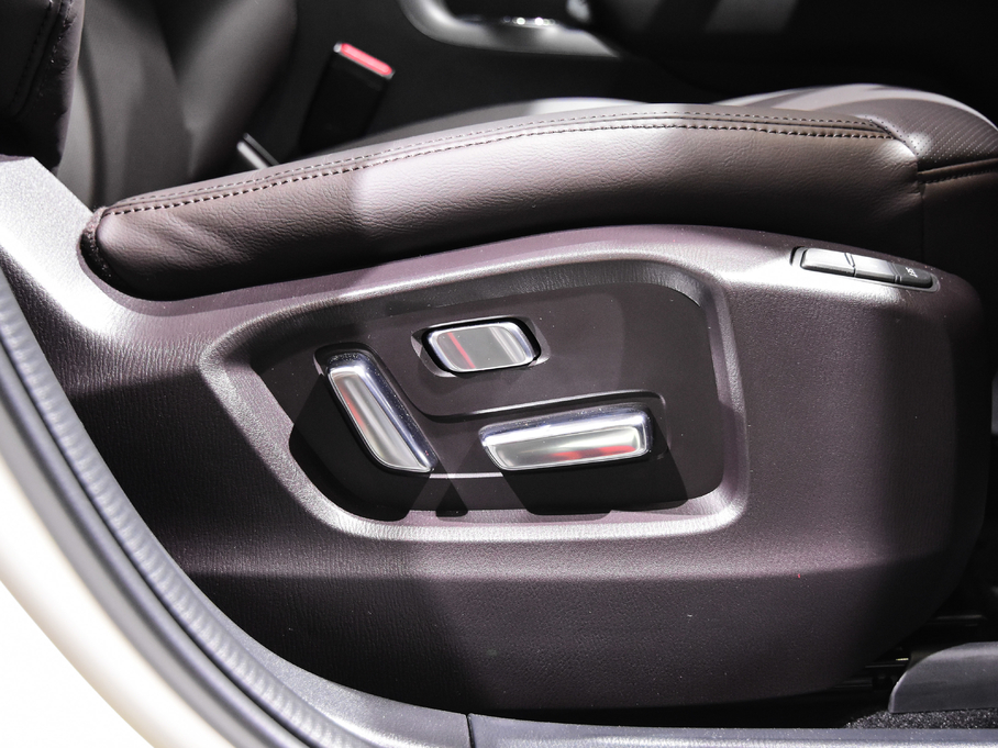 2018R_(d)CX-8(M(jn)) 