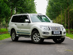 2019款3.0L 自动尊贵版 整体外观