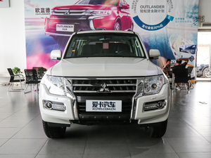 2019款3.0L 自动舒适版 正前