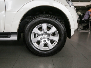 2019款3.0L 自动舒适版 轮圈