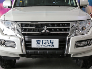 2019款3.0L 自动舒适版 中网