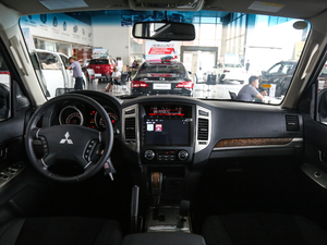 2019款3.0L 自动舒适版 内饰全景