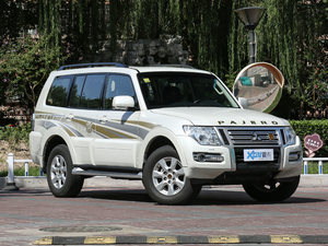 2020款3.0L 自动舒适版 整体外观
