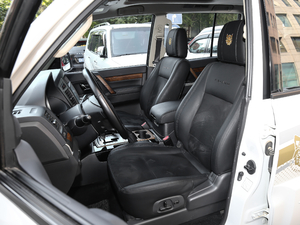 2020款3.0L 自动舒适版 主驾驶座椅