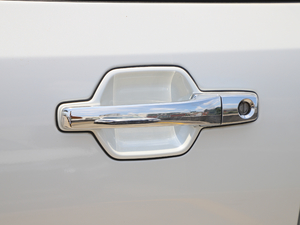 2020款3.0L 自动豪华越野版 主驾门拉手