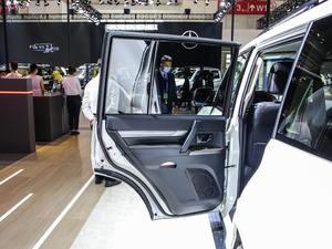 2020款3.0L 自动尊贵越野版 左后车门