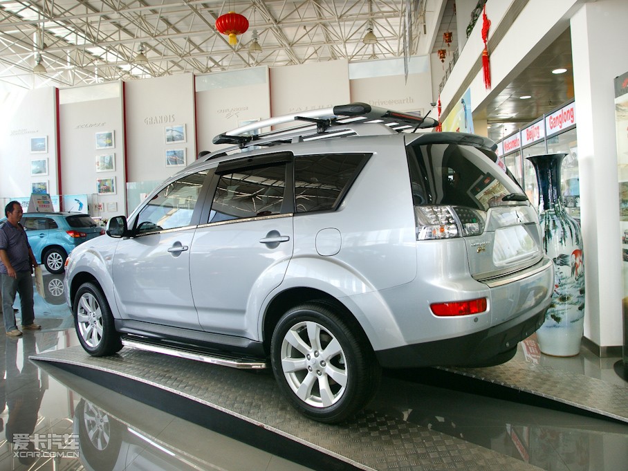 2010W{(ln)£M(jn)ڣ 2.4L m