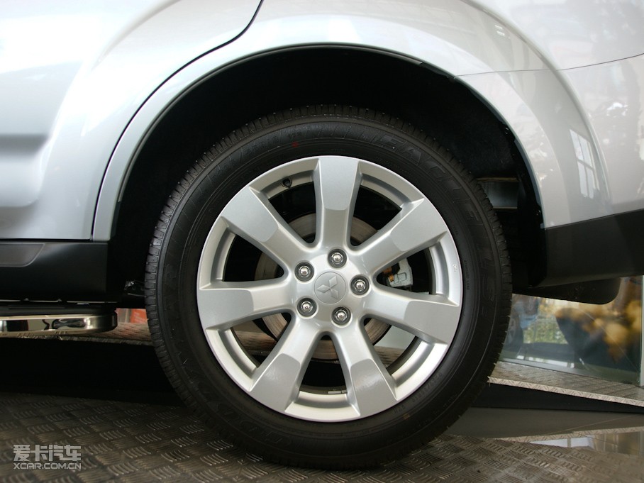 2010W{(ln)£M(jn)ڣ 2.4L m