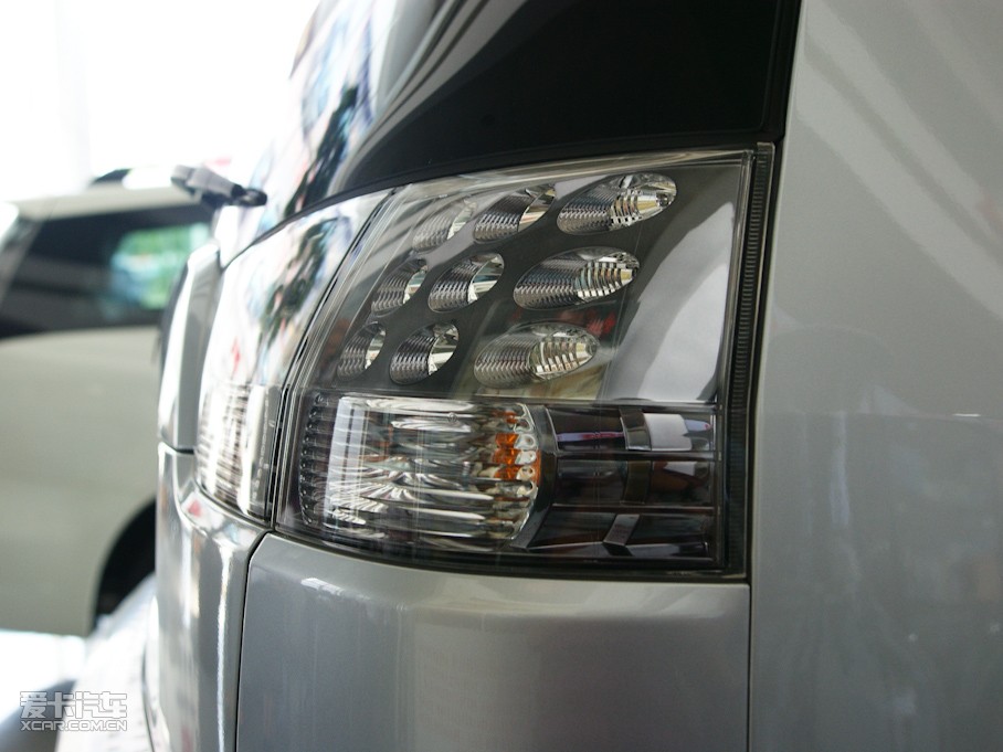 2010W{(ln)£M(jn)ڣ 2.4L m