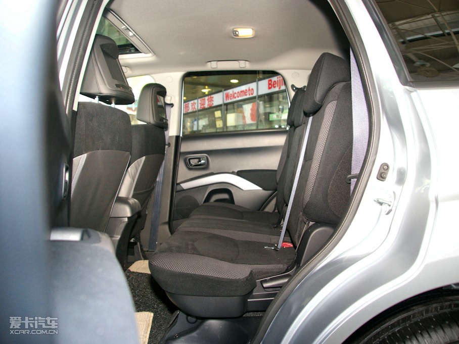 2010W{(ln)£M(jn)ڣ 2.4L m