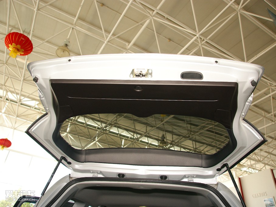 2010W{(ln)£M(jn)ڣ 2.4L m