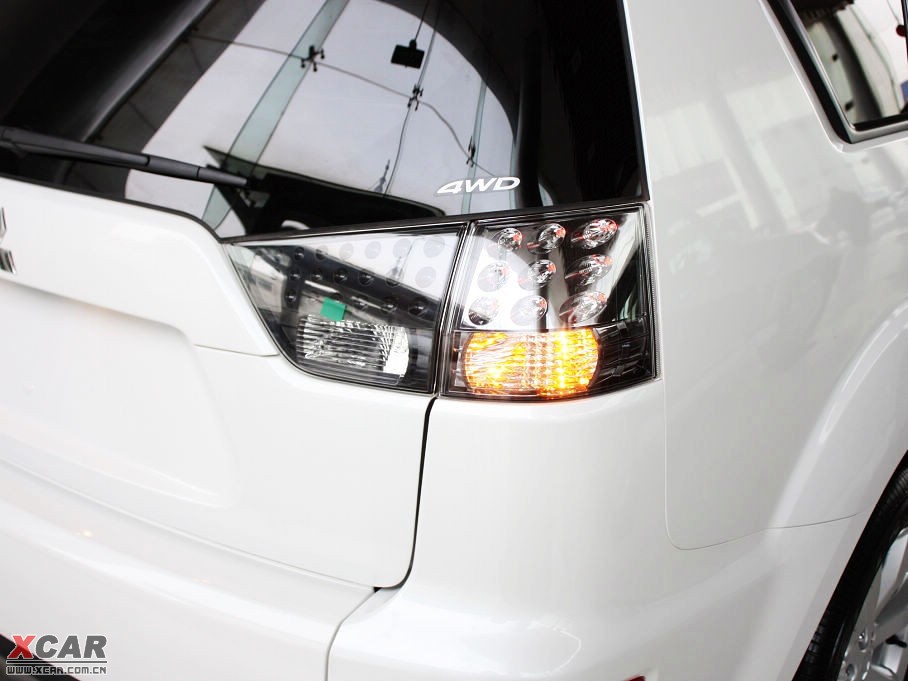 2010W{£Mڣ 2.0L \Ӱ