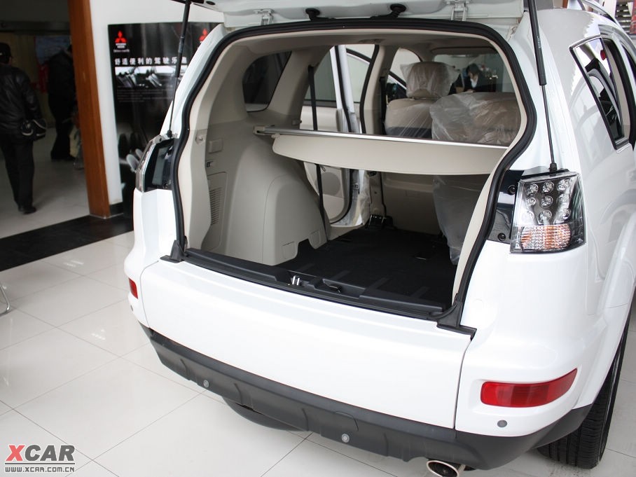 2010W{£Mڣ 2.0L \Ӱ