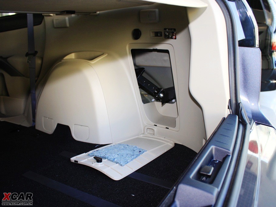 2010W{(ln)£M(jn)ڣ 3.0L A