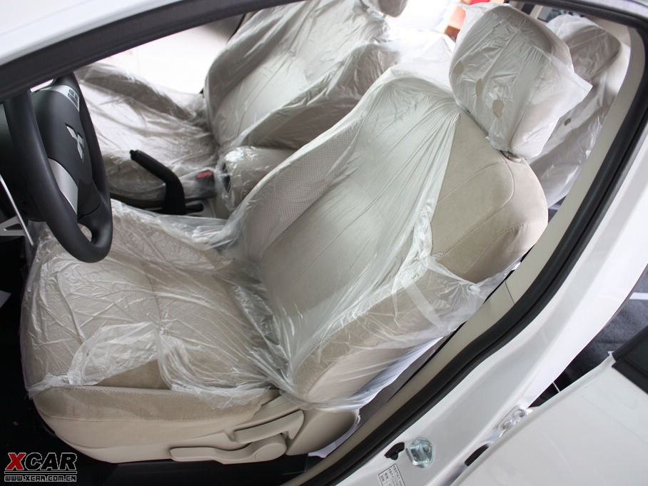 2010W{(ln)£M(jn)ڣ 2.0L \(yn)(dng)