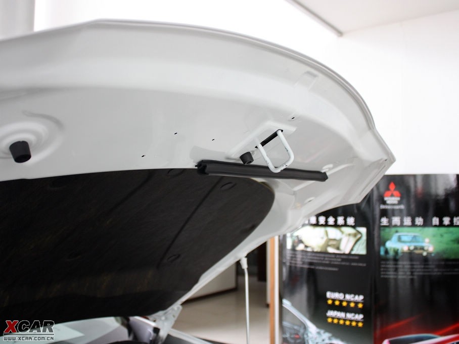 2010W{£Mڣ 2.0L \Ӱ