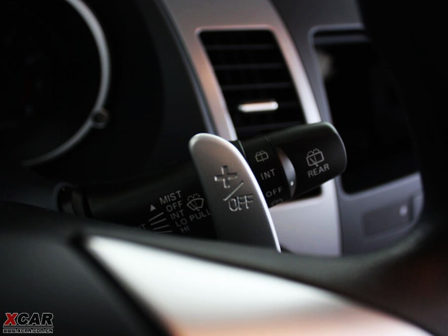 2010W{(ln)£M(jn)ڣ 2.0L \(yn)Ӱ