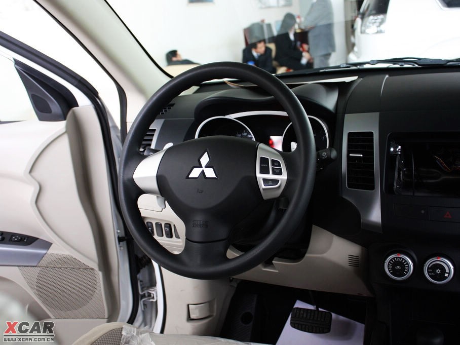 2010W{(ln)£M(jn)ڣ 2.0L \(yn)Ӱ