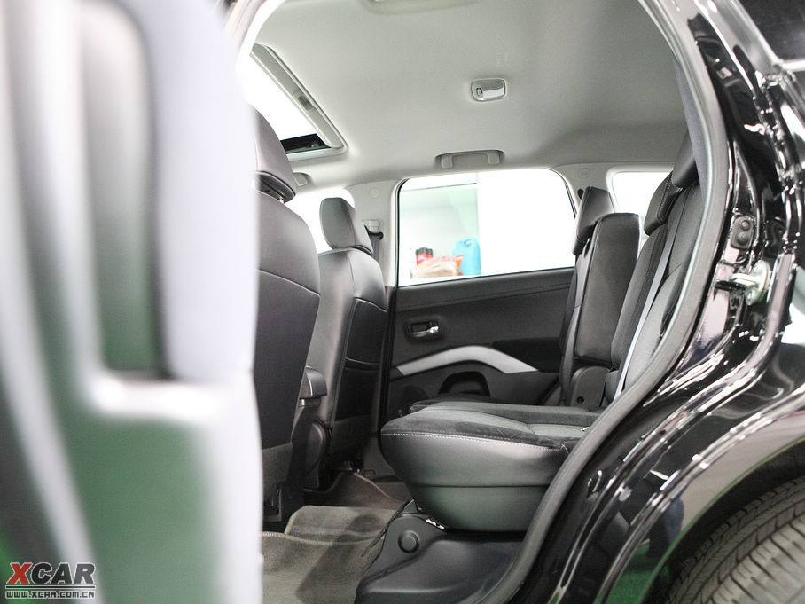 2010W{(ln)£M(jn)ڣ 3.0L A