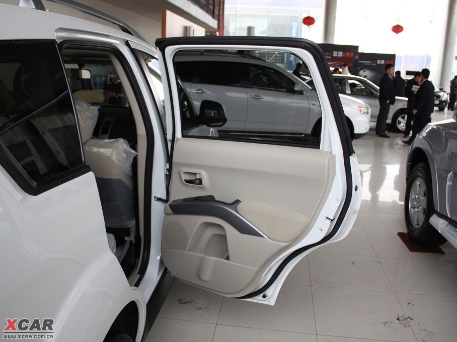 2010W{(ln)£M(jn)ڣ 2.0L \(yn)(dng)