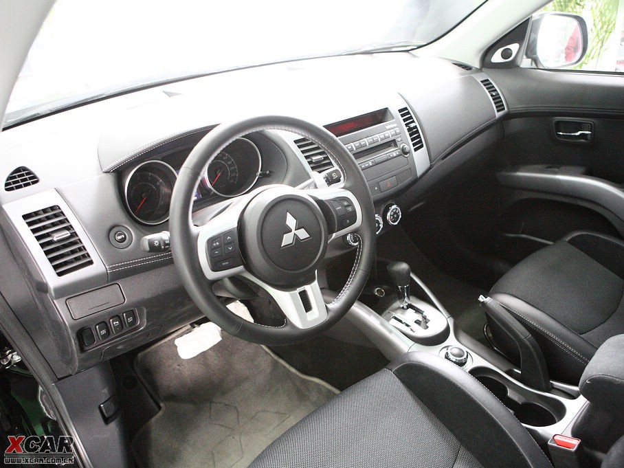 2010W{(ln)£M(jn)ڣ 3.0L A