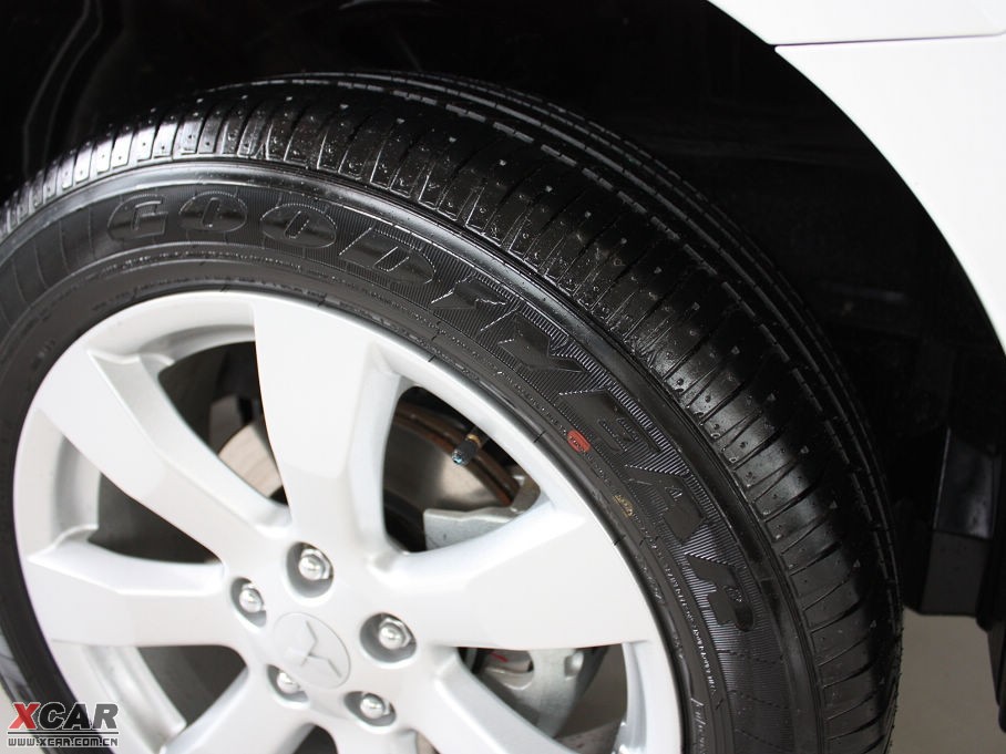 2010W{(ln)£M(jn)ڣ 2.0L \Ӱ