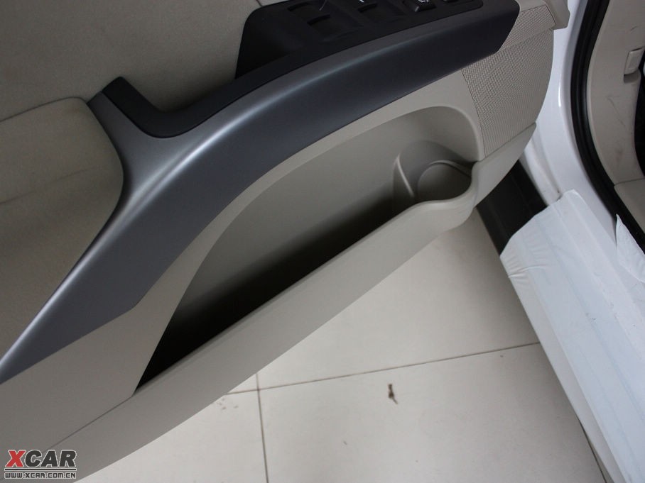 2010W{(ln)£M(jn)ڣ 2.0L \Ӱ