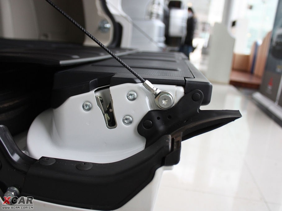 2010W{£Mڣ 2.0L \Ӱ