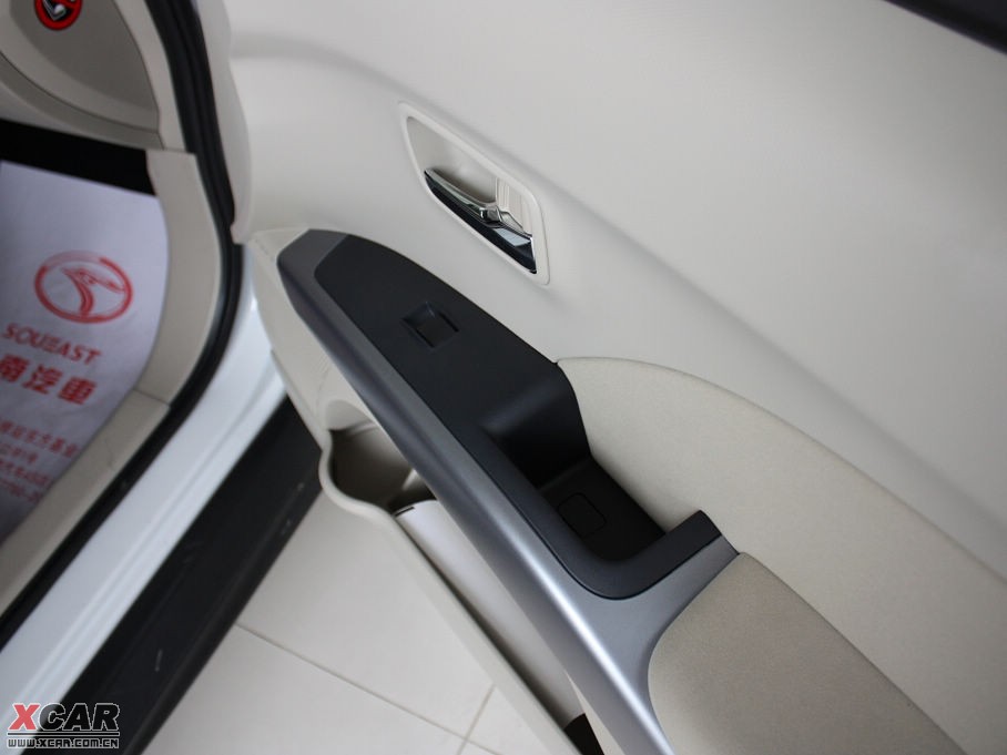 2010W{£Mڣ 2.0L \Ӱ