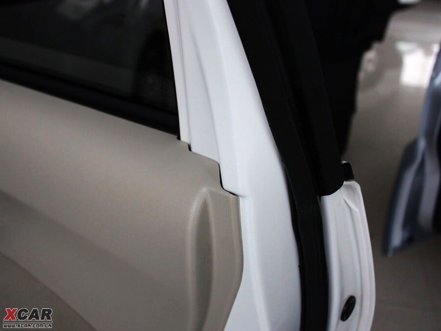 2010W{£Mڣ 2.0L \Ӱ