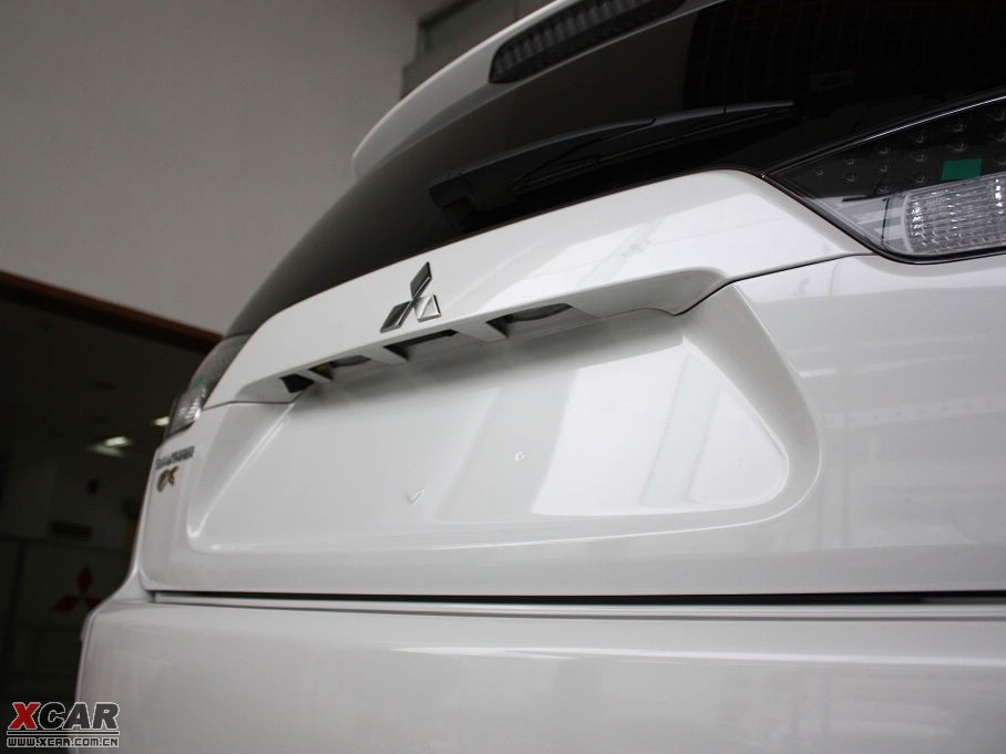 2010W{£Mڣ 2.0L \Ӱ