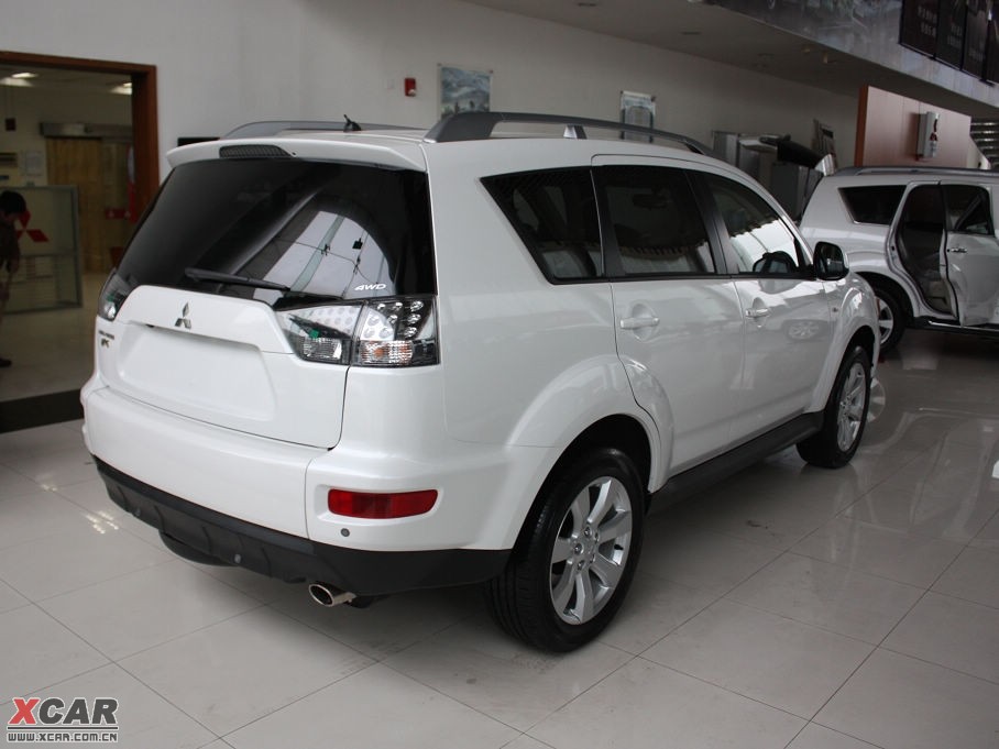 2010W{£Mڣ 2.0L \Ӱ