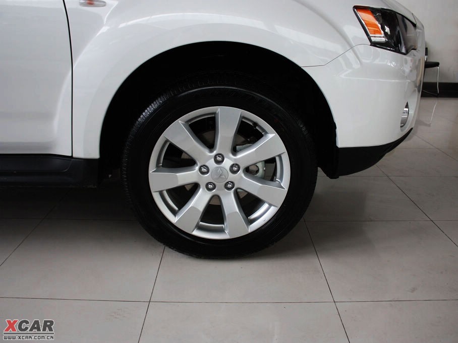 2010W{(ln)£Mڣ 2.0L \Ӱ