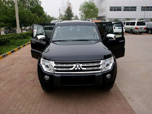 2010款3.8L 自动尊贵版 车门全开