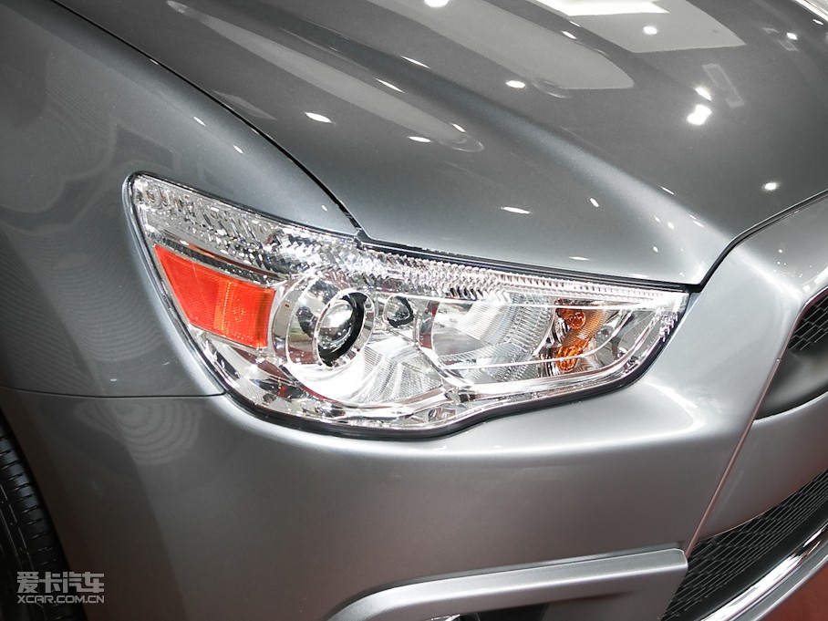 2010A(y)SX(M(jn)) 2.0L (q)ſ