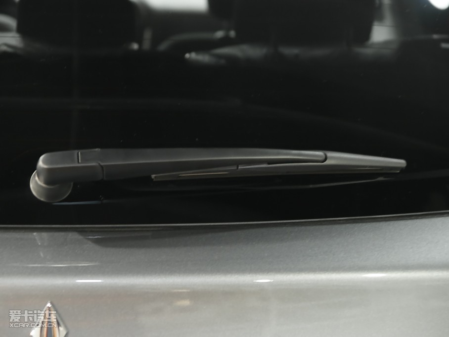 2010A(y)SX(M(jn)) 2.0L (q)ſ