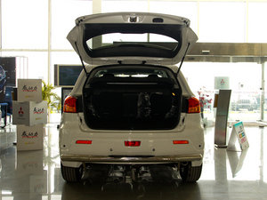 2010款2.0L 两驱炫逸版 空间座椅