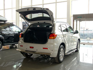 2010款2.0L 两驱炫逸版 空间座椅